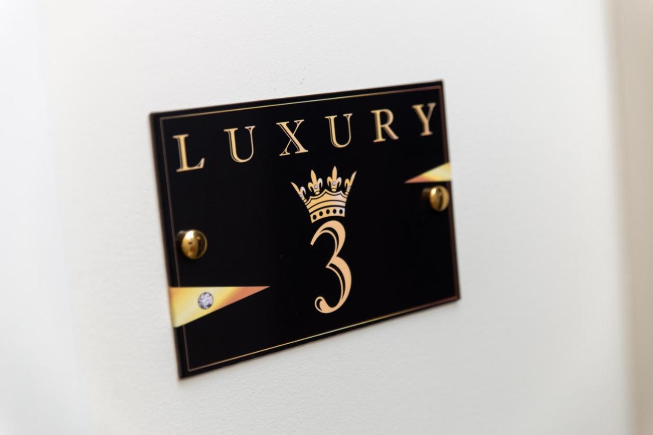 Luxury Number 1 Apartments Rijeka Luaran gambar