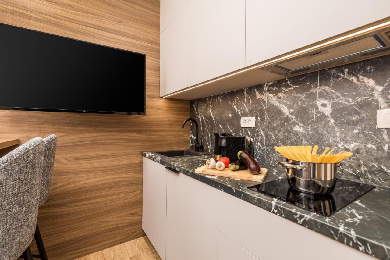 Luxury Number 1 Apartments Rijeka Luaran gambar